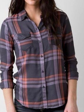 O’Neill Women’s Norma Plaid Button Down Long Sleeve Shirt in Gunmetal Medium